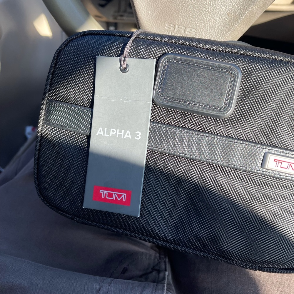Tumi Toiletry bag ALPHA 3 NWT
